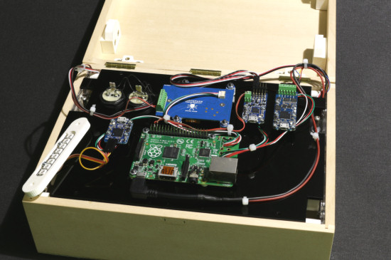 The control electronics, to be mounted in the lid