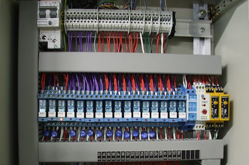 Un tableau de contrôle d'électricien